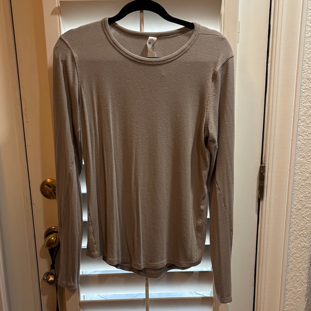 ❤️SALE❤️Lululemon athletica Long Sleeve Crewneck Top in Taupe